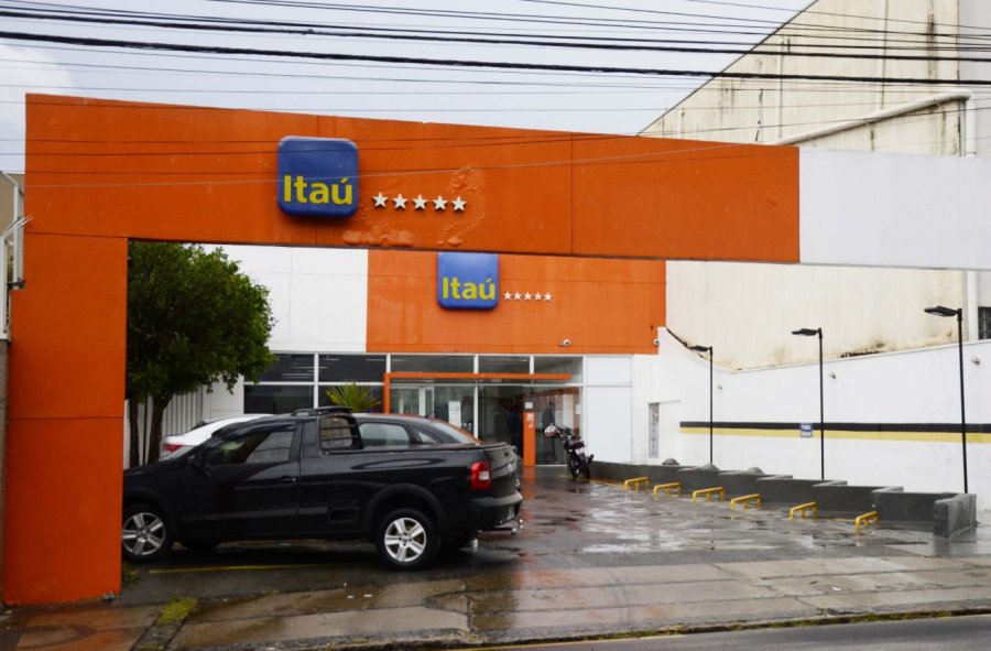 Imagem sobre Itaú lucra bilhões
