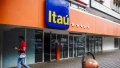 Itaú lucra 22 bilhões no primeiro semestre, mas demite e fecha agências