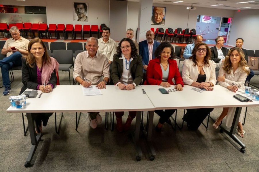 Imagem sobre Movimento sindical e Bradesco assinam ACT 